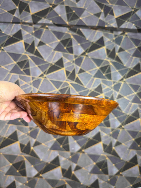 Wooden serving bowl without stand, side profile